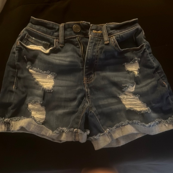 Shorts. Good stretch. Size 0/24 - Picture 1 of 1